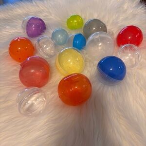 Colorful Plastic Capsule Set